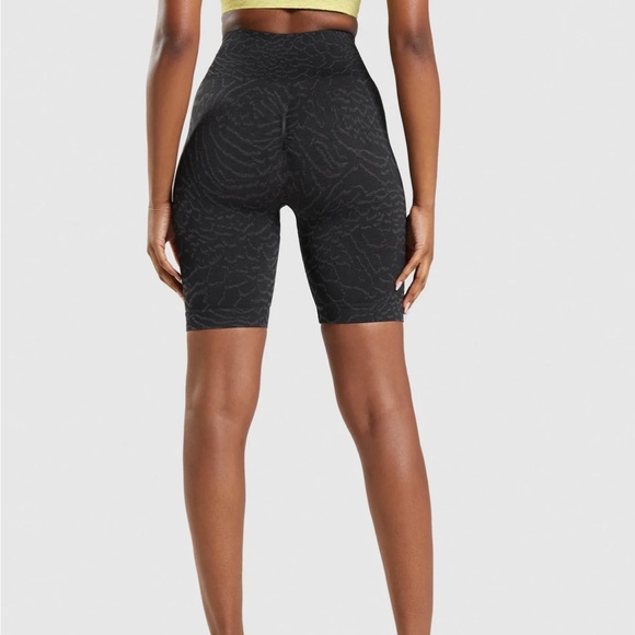 Gymshark Adapt Animal Seamless Cycling Shorts - Black - Picture 3 of 6